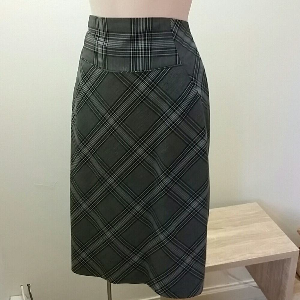 Size 2 business pin skirt